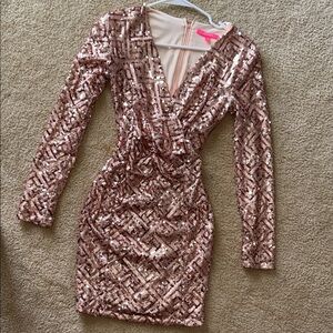 Xtaren Gold Ruched Sequin Long Sleeve Bodycon Dress